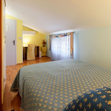 Holiday Home Nevena By Rent Istria Buje Rom bilde