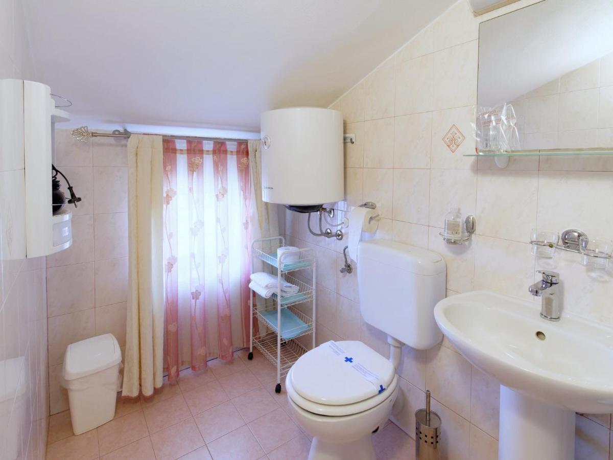 Holiday Home Nevena By Rent Istria Buje Eksteriør bilde