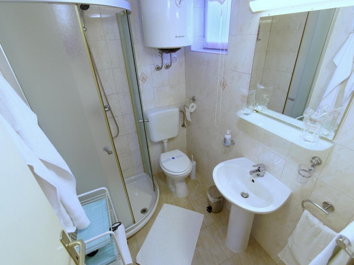 Holiday Home Nevena By Rent Istria Buje Eksteriør bilde