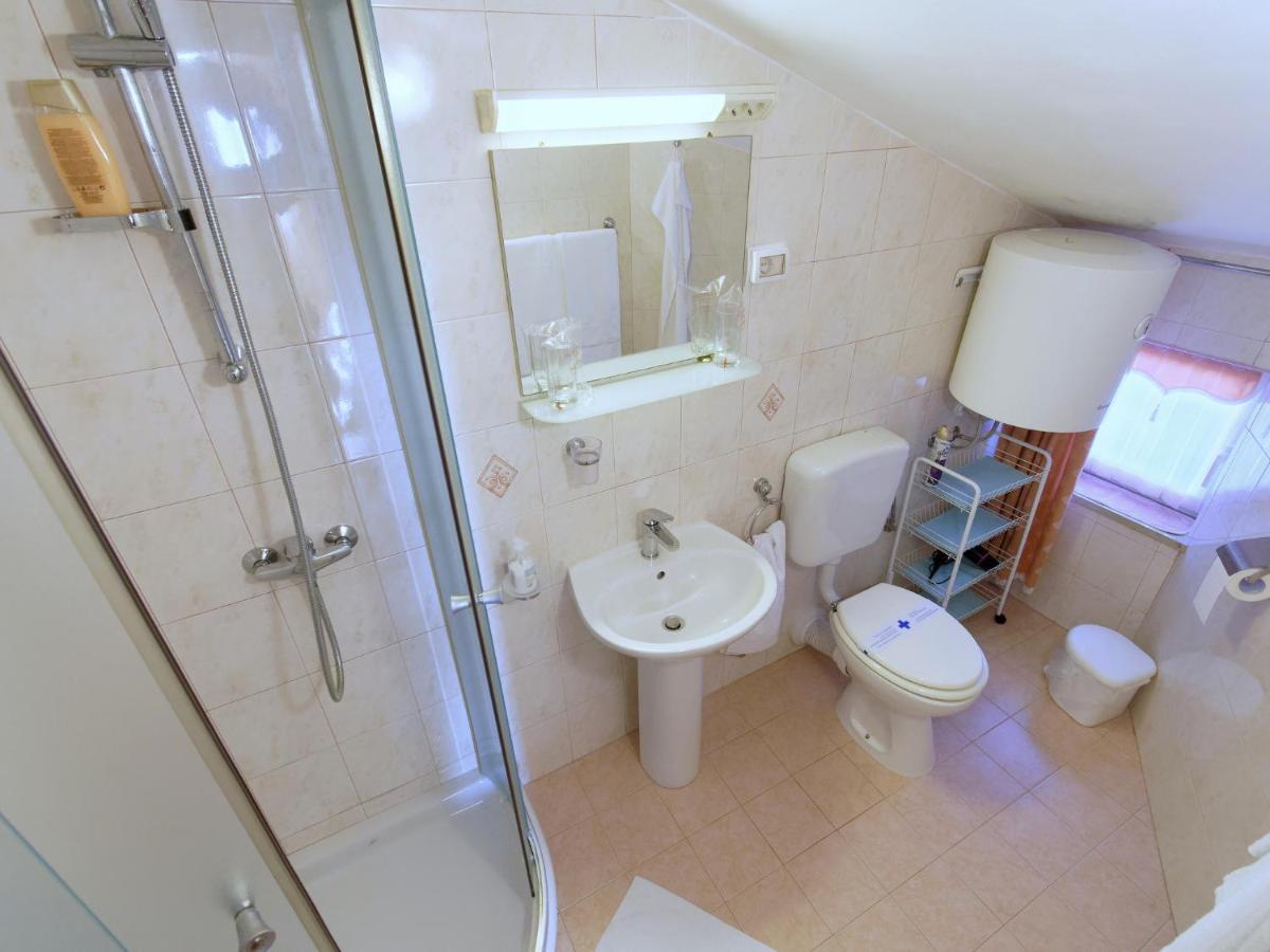 Holiday Home Nevena By Rent Istria Buje Eksteriør bilde