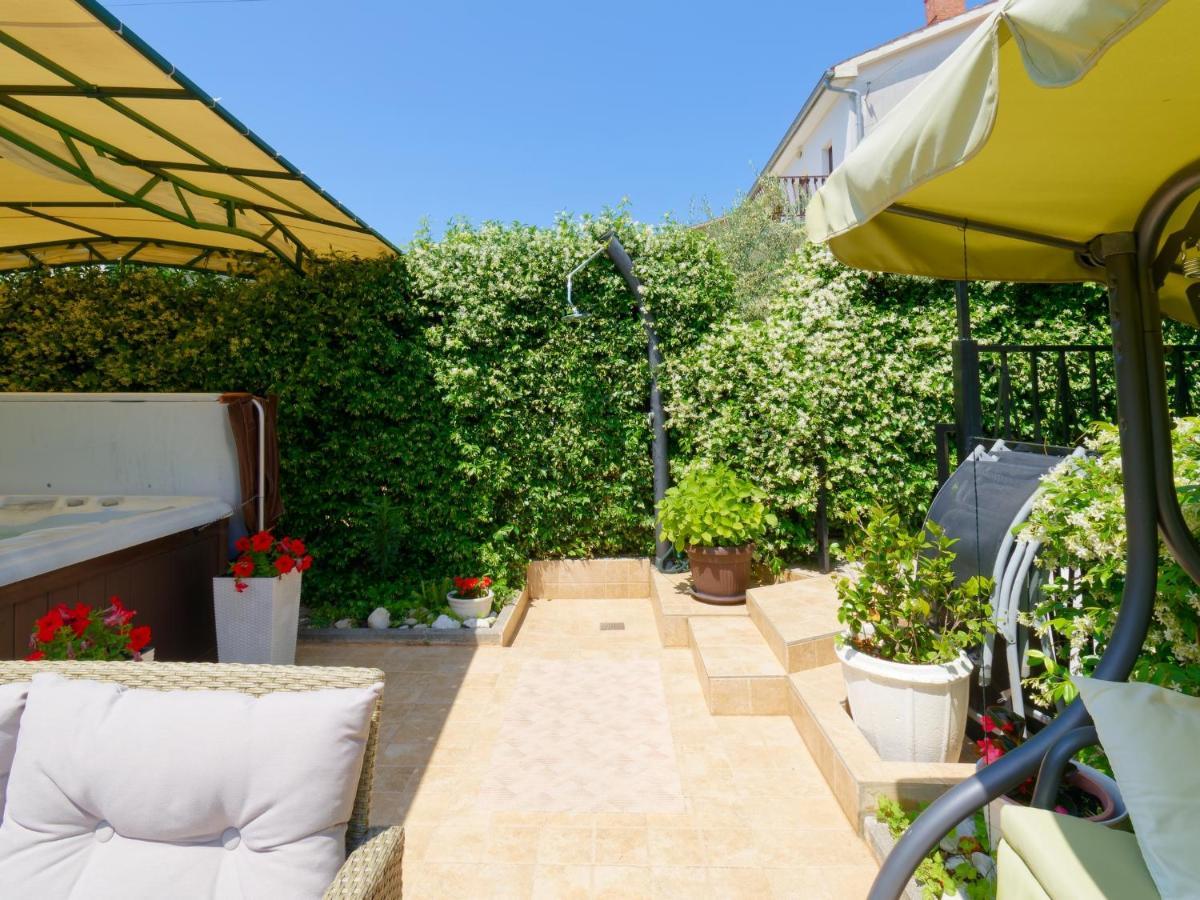 Holiday Home Nevena By Rent Istria Buje Eksteriør bilde