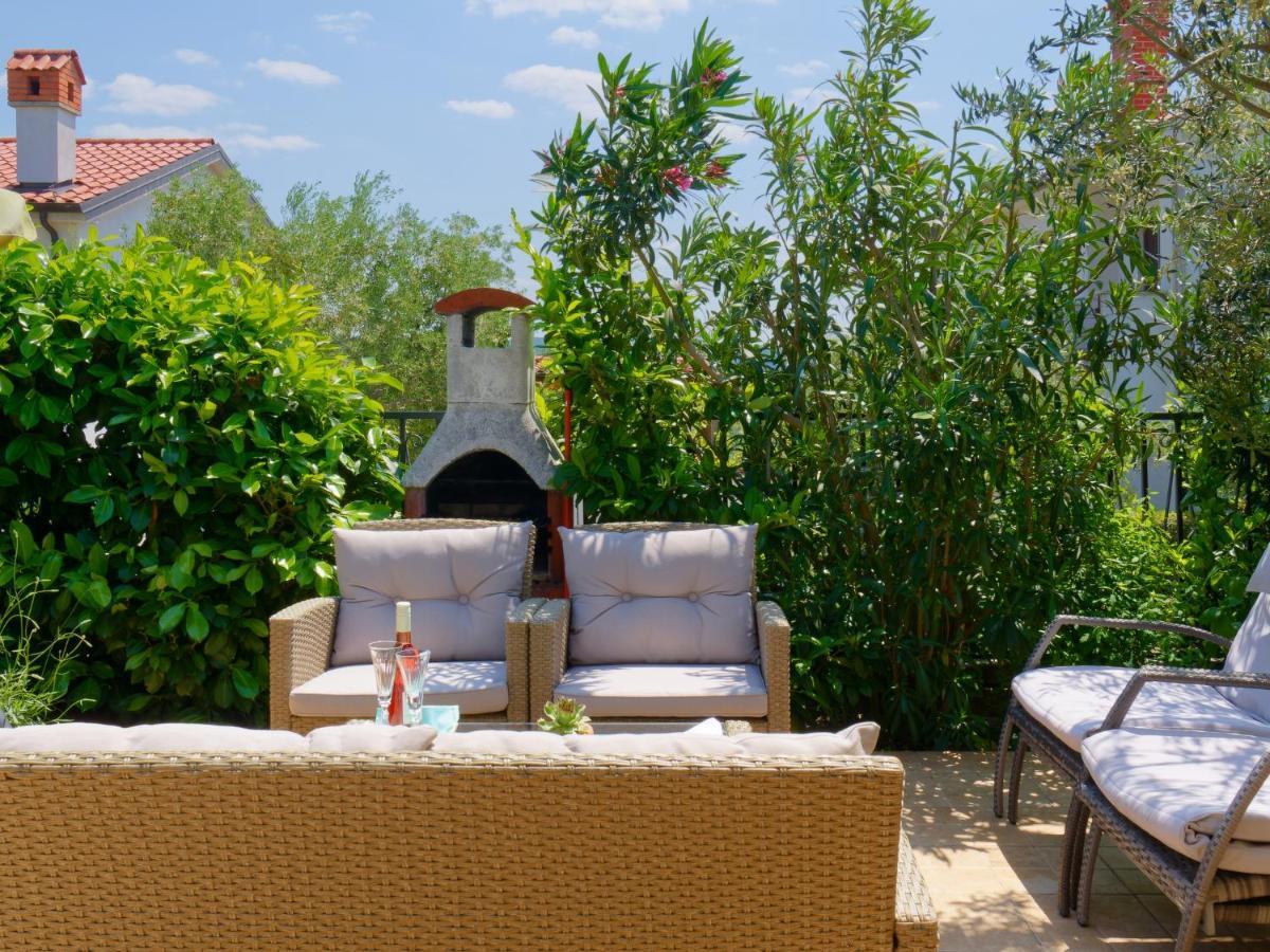 Holiday Home Nevena By Rent Istria Buje Eksteriør bilde